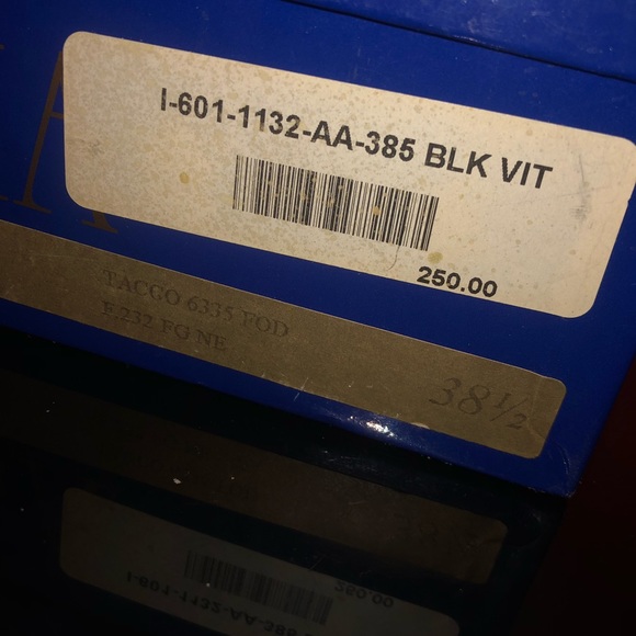 Sofia Italy Designer Black Pumps - Picture 3 of 4